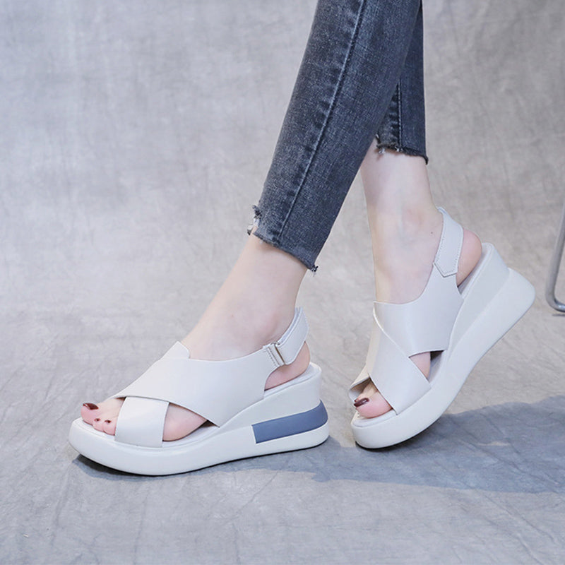 Damenhausschuhe: Slipper und Sandalen für Stil und Komfort